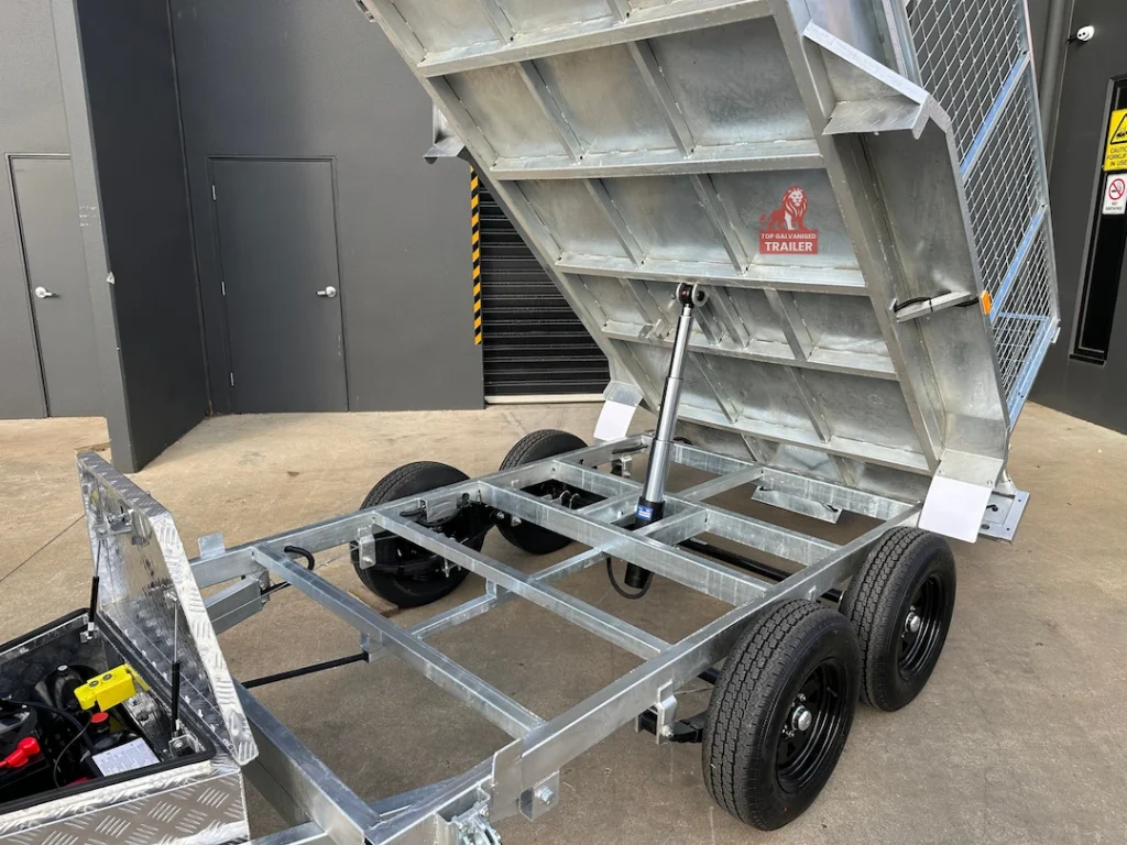 gal tipper