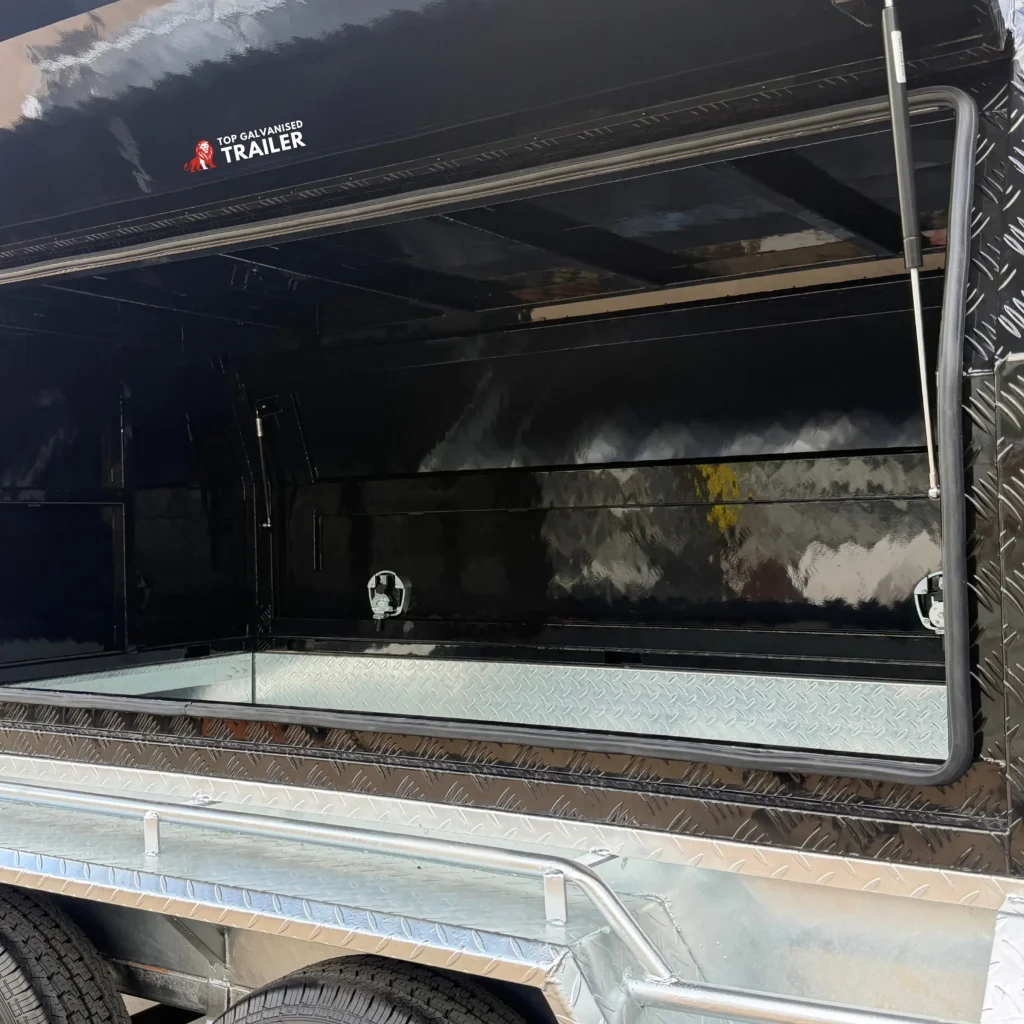 canopy with rubber seal